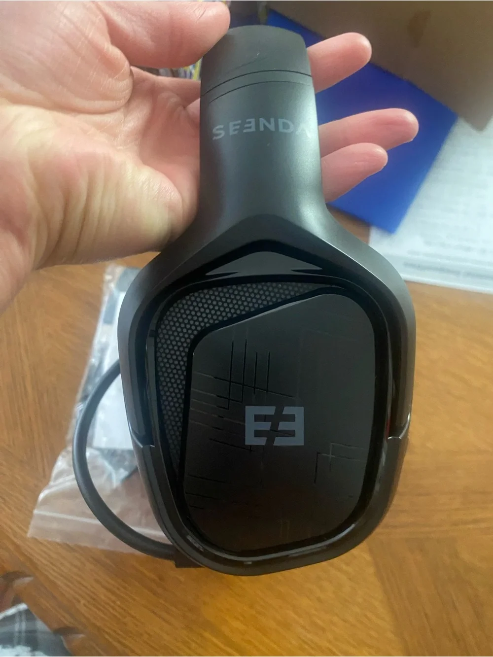BRAND NEW Wireless LED Headset with Built-In Mic - Black